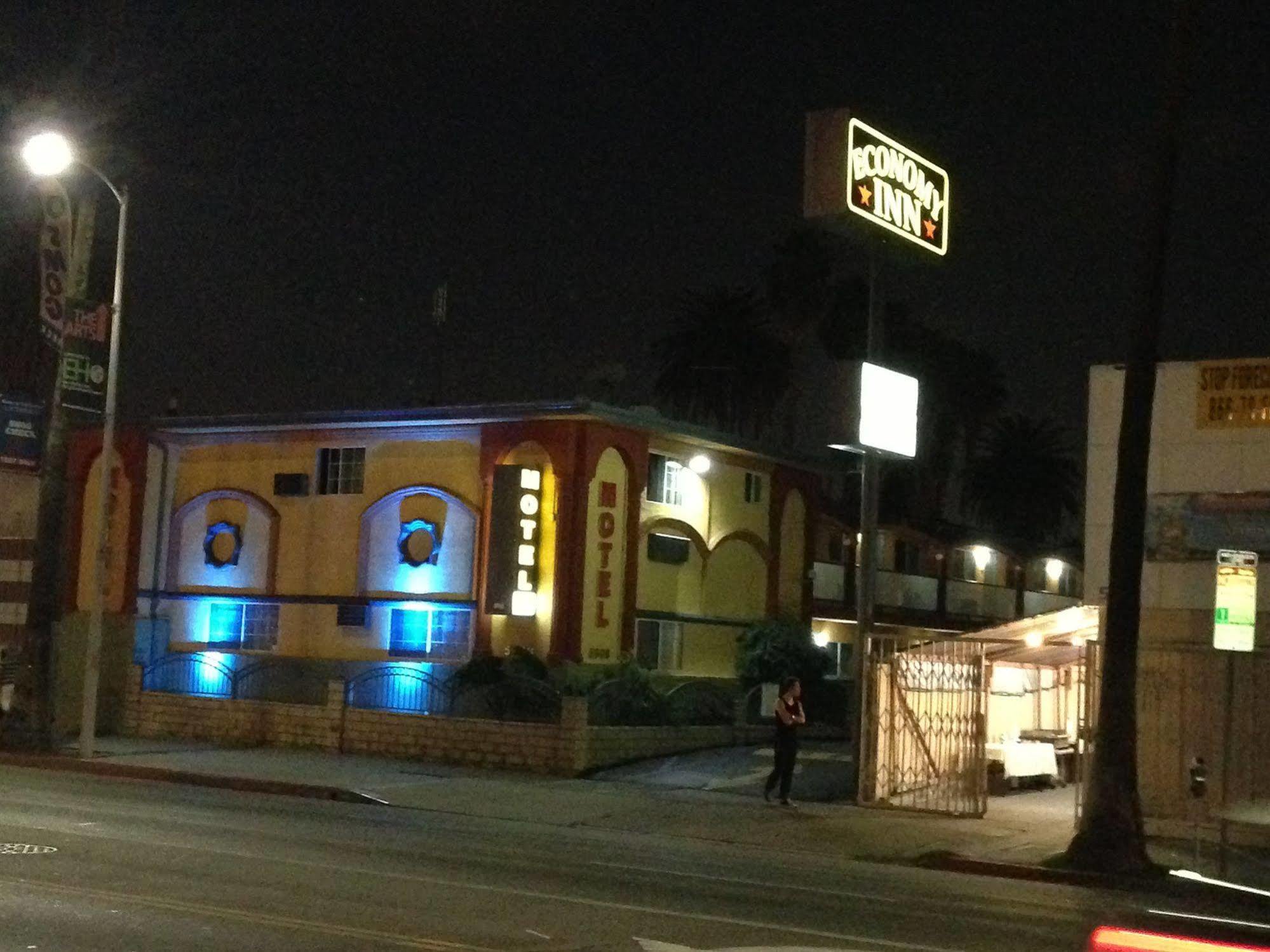 Economy Hollywood Motel *